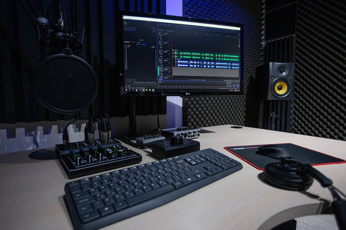Les entrepreneurs à l’écoute : 10 podcasts incontournables pour booster votre business en 2025