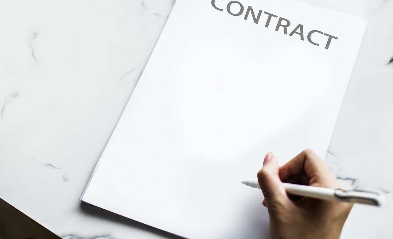 Comment rédiger un contrat d’investissement clair et efficace