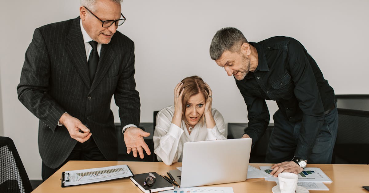 découvrez l'art de la gestion de crise en communication : stratégies efficaces, outils pratiques et conseils d'experts pour naviguer dans les situations délicates et protéger votre image de marque.