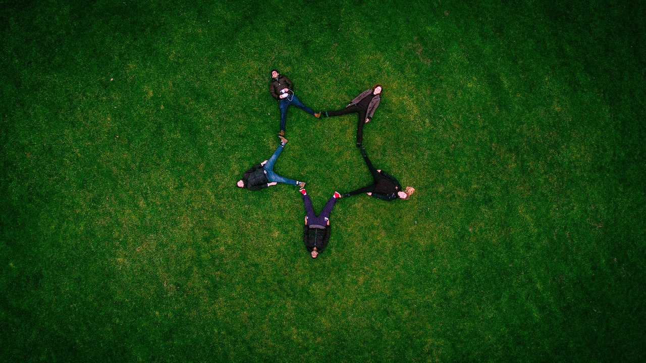 découvrez des activités de team building qui renforcent la cohésion d'équipe et améliorent la communication au sein de votre entreprise. profitez d'expériences uniques pour stimuler la créativité et renforcer les liens entre collègues.