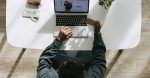 découvrez les tendances et les facteurs influençant le comportement des consommateurs. analyse approfondie des motivations d'achat, des préférences et des habitudes pour mieux comprendre le marché et optimiser vos stratégies commerciales.