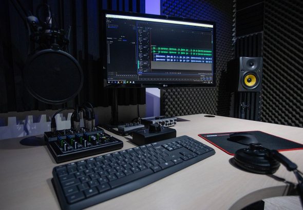découvrez des podcasts captivants qui explorent une variété de sujets, allant de la culture à la science, en passant par l'entrepreneuriat et l'auto-développement. écoutez des histoires inspirantes, des interviews passionnantes et des débats enrichissants pour nourrir votre curiosité et élargir vos horizons.