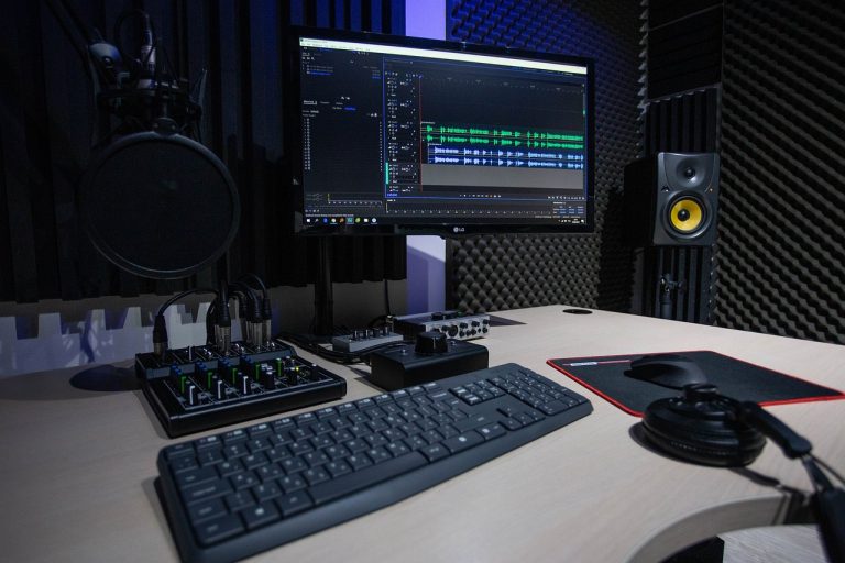 découvrez des podcasts captivants qui explorent une variété de sujets, allant de la culture à la science, en passant par l'entrepreneuriat et l'auto-développement. écoutez des histoires inspirantes, des interviews passionnantes et des débats enrichissants pour nourrir votre curiosité et élargir vos horizons.