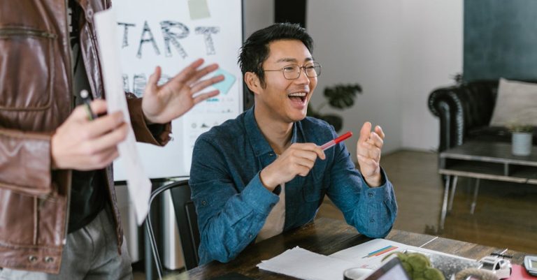 découvrez l'entrepreneuriat social, un modèle qui allie innovation et impact social. apprenez comment des entrepreneurs engagés transforment des idées en solutions durables, contribuant à des changements positifs dans nos sociétés.