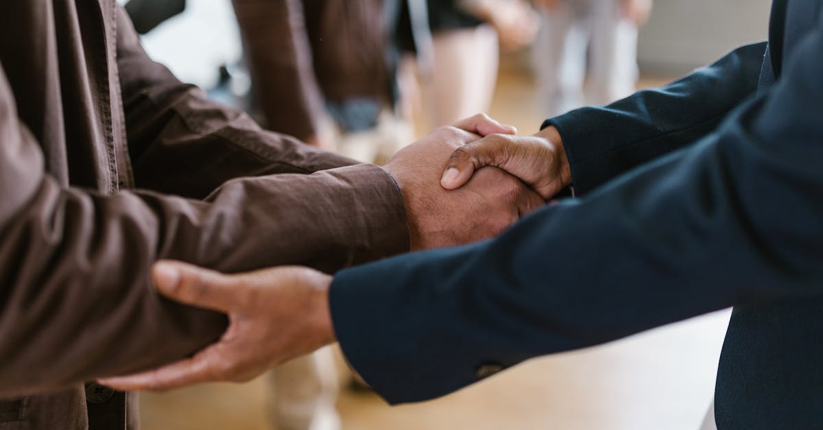 découvrez l'entrepreneuriat social, un mouvement qui allie innovation et impact social positif. explorez comment ces initiatives transforment des communautés et créent un changement durable tout en générant des bénéfices. engagez-vous dans une démarche qui valorise le profit au service du bien commun.