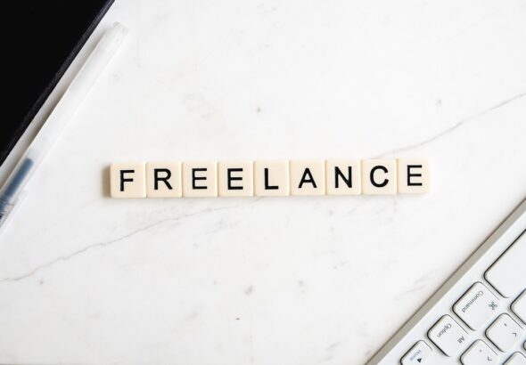 découvrez toutes les ressources, conseils et témoignages pour réussir en tant que student-entrepreneur : conjuguez études et entrepreneuriat, développez vos compétences et lancez votre projet avec succès.