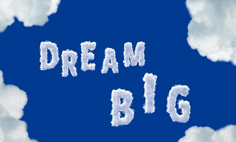 découvrez une sélection de citations inspirantes pour vous motiver au quotidien, booster votre confiance et vous aider à atteindre vos objectifs.