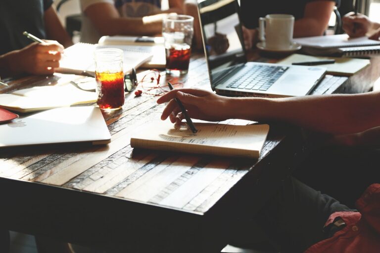 découvrez comment un partenariat solide peut booster la croissance de votre entreprise, favoriser l’innovation et ouvrir de nouvelles opportunités commerciales efficaces.