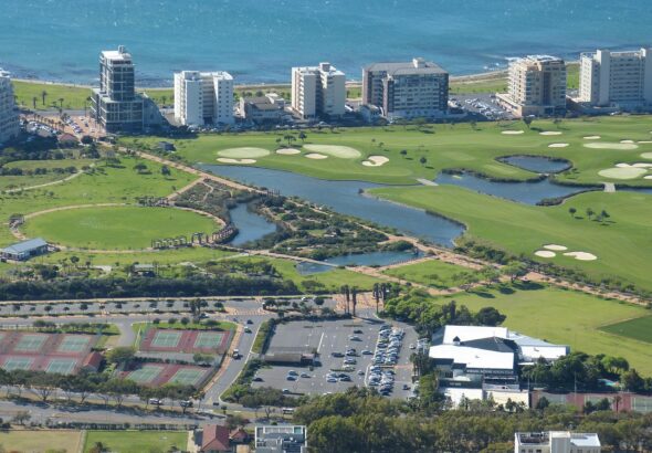 découvrez l’univers passionnant du tennis : règles, conseils, techniques, actualités et événements majeurs pour les passionnés de ce sport dynamique.